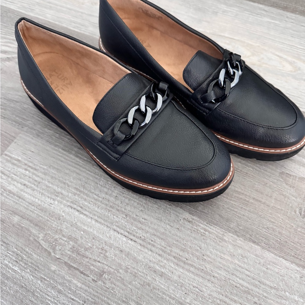 Naturalizer Black Chain Detail Loafers - Picture 4 of 7